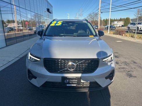 Certified 2025 Volvo XC40 B5 Plus image 7