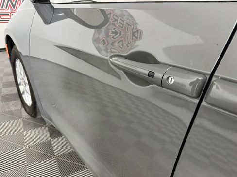 Used 2022 Chrysler Pacifica Touring-L FWD image 24