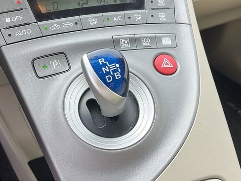 Used 2014 Toyota Prius Four image 19