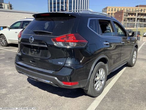 Used 2019 Nissan Rogue SV image 5