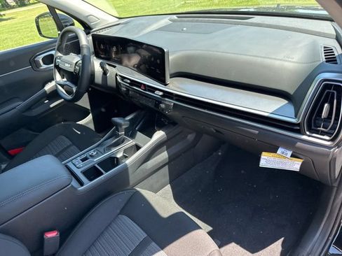 New 2026 Kia Sorento LX FWD image 27