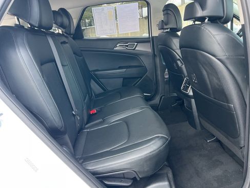 Used 2023 Kia Sportage EX image 21