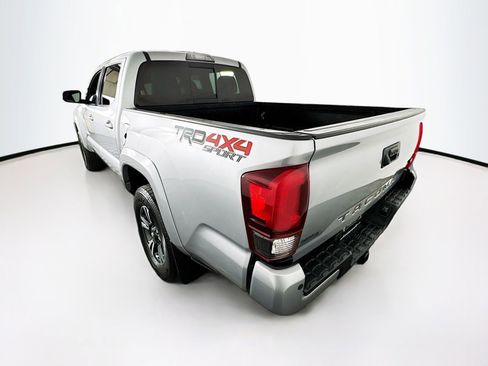 Certified 2019 Toyota Tacoma TRD Sport w/ Technology Package image 5