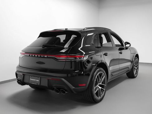 Certified 2026 Porsche Macan image 12