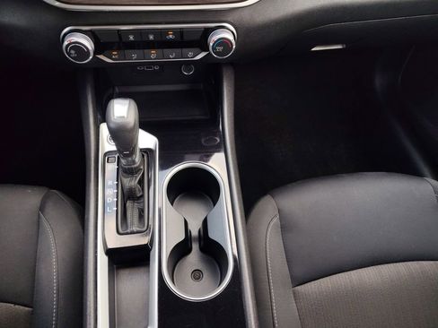 Used 2024 Nissan Altima 2.5 SV image 9