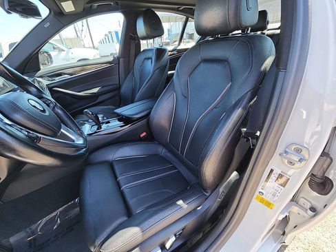 Used 2018 BMW 530i image 13