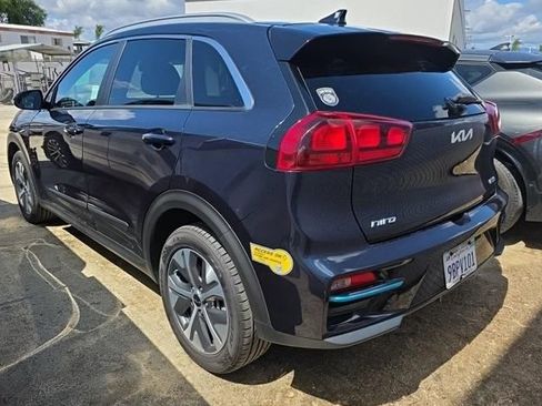 Certified 2022 Kia Niro EX FWD image 5