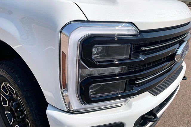 Used 2025 Ford F350 Platinum AWD/4WD image 30
