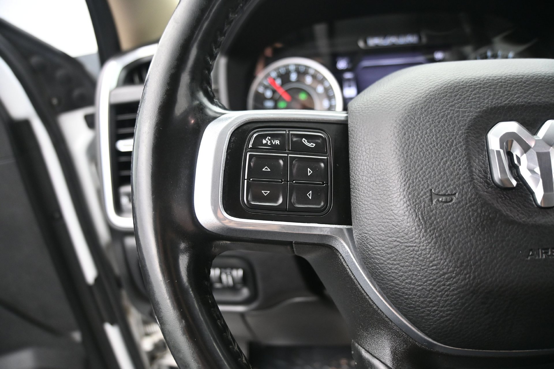 Used 2022 RAM 2500 Laramie AWD/4WD image 19