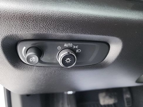 Used 2023 Chevrolet Traverse RS image 16