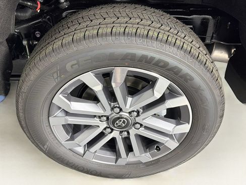 New 2026 Toyota 4Runner Limited AWD/4WD image 32