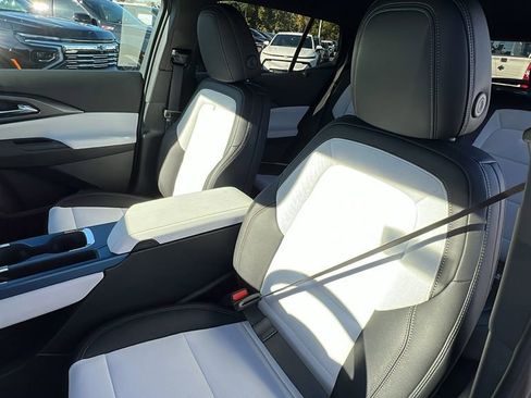 New 2026 Chevrolet Equinox EV LT image 15