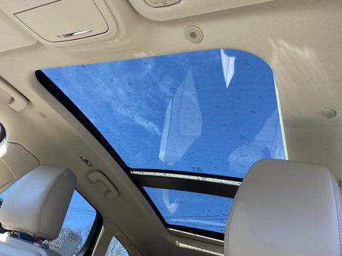 Used 2023 Lincoln Corsair AWD w/ Equipment Group 101A image 13