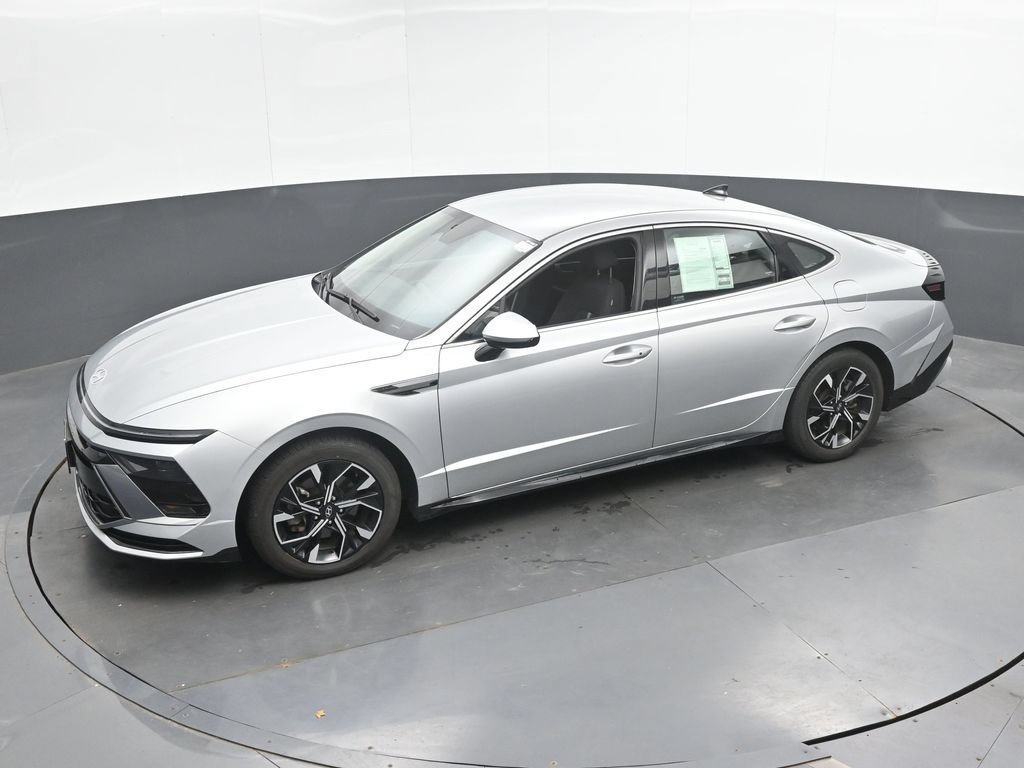 Used 2025 Hyundai Sonata SEL FWD image 35