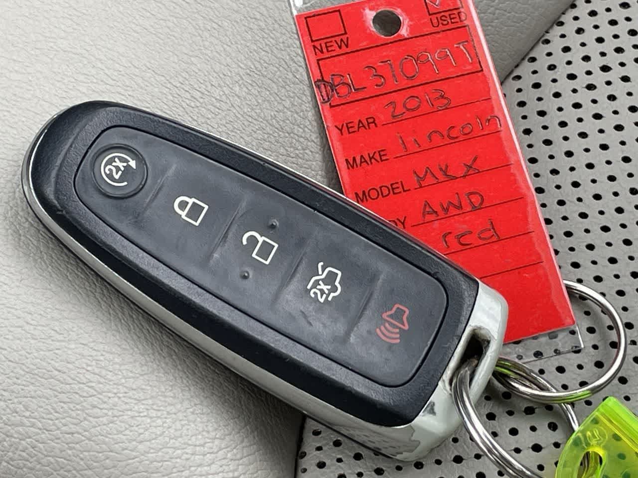 Used 2013 Lincoln MKX AWD image 32