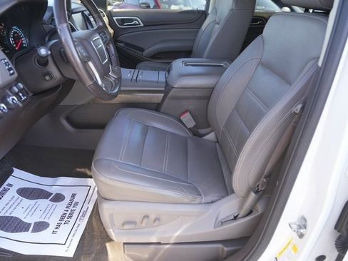 Used 2018 GMC Yukon Denali image 9