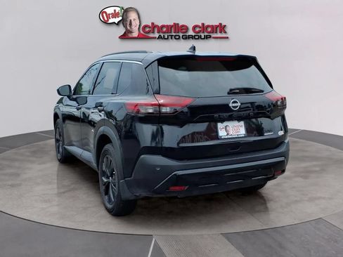 Used 2023 Nissan Rogue SV w/ SV Premium B Package FWD image 3