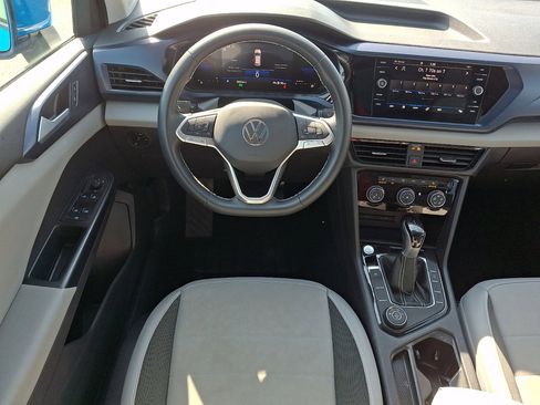 Used 2023 Volkswagen Taos SE w/ Panoramic Sunroof Package image 22