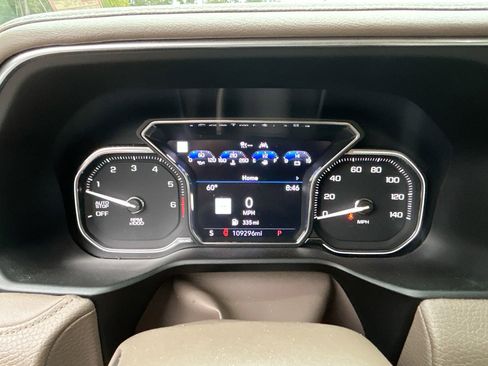 Used 2021 GMC Yukon XL Denali w/ Denali Premium Package image 23