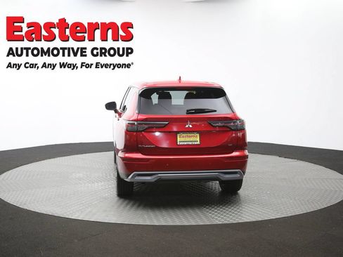 Used 2025 Mitsubishi Outlander SE AWD/4WD image 37