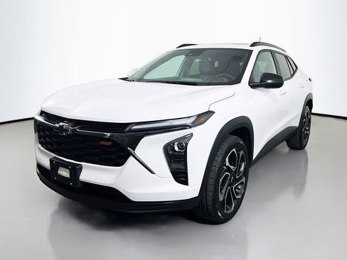 Used 2024 Chevrolet Trax RS w/ Sunroof Package image 5