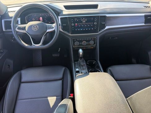 Certified 2023 Volkswagen Atlas SE w/ Panoramic Sunroof Package AWD/4WD image 20
