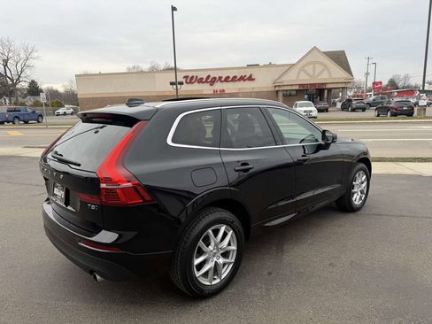Used 2020 Volvo XC60 T5 Momentum image 5