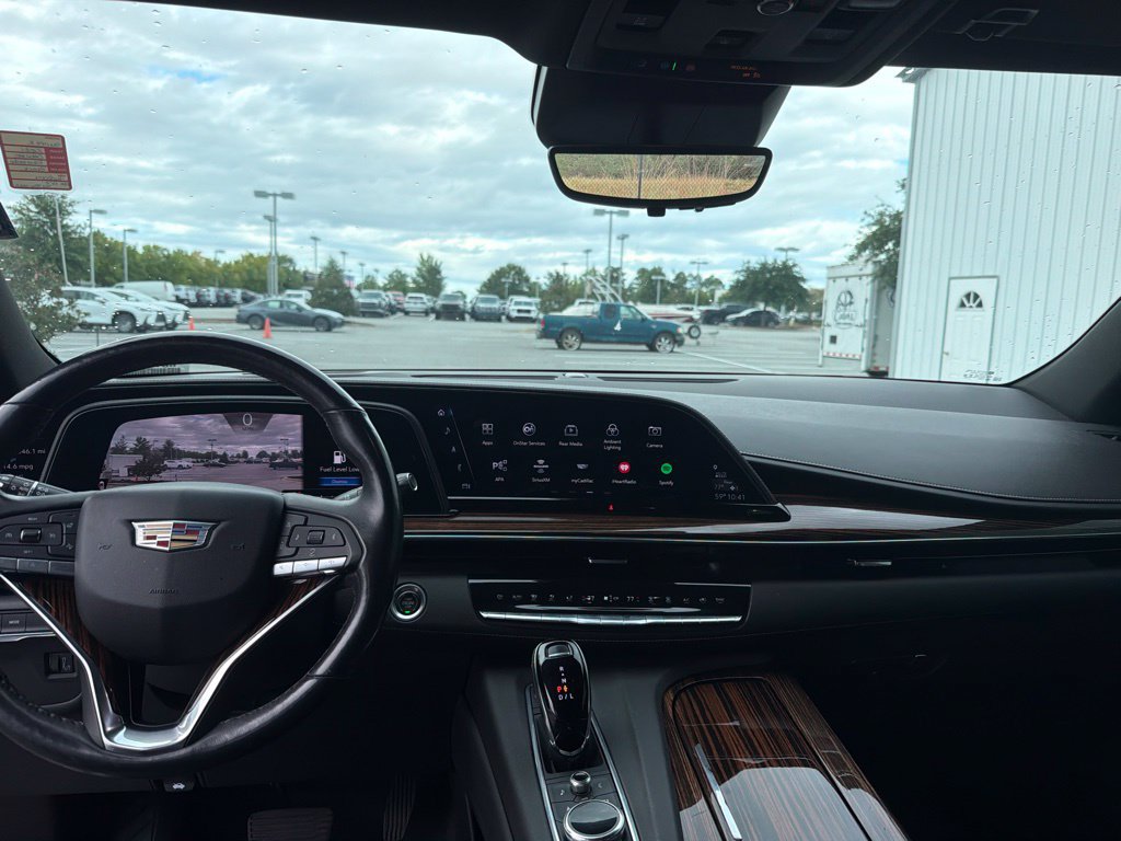Used 2021 Cadillac Escalade Premium Luxury AWD/4WD image 13