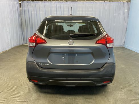 Used 2018 Nissan Kicks S image 5