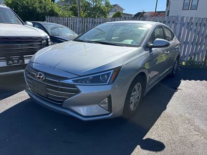 Used 2020 Hyundai Elantra SE w/ Cargo Package (C1)