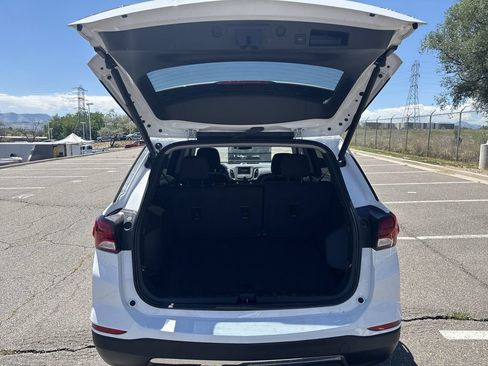 Used 2024 Chevrolet Equinox LT AWD/4WD image 29