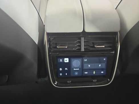 Used 2024 Rivian R1S Adventure AWD/4WD image 30