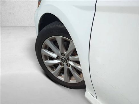Used 2019 Toyota Camry LE FWD image 8