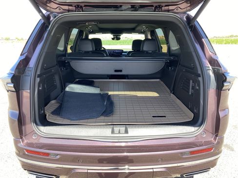 Used 2025 Buick Enclave Avenir w/ Super Cruise Package AWD/4WD image 14