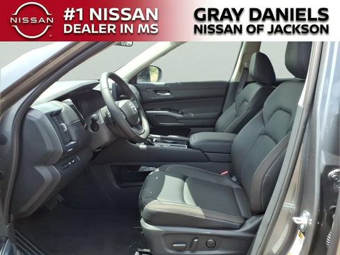 New 2026 Nissan Pathfinder SL FWD image 22