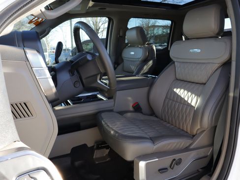 Used 2026 Ford F450 Platinum w/ Platinum Plus Package image 8