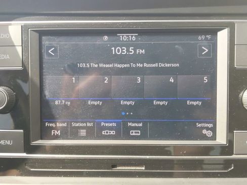 Used 2023 Volkswagen Jetta SE FWD image 22