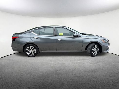 Used 2022 Nissan Altima 2.5 S FWD image 15