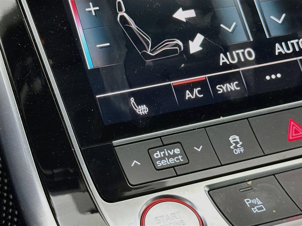 Used 2020 Audi SQ7 Premium Plus w/ Towing Package AWD/4WD image 24