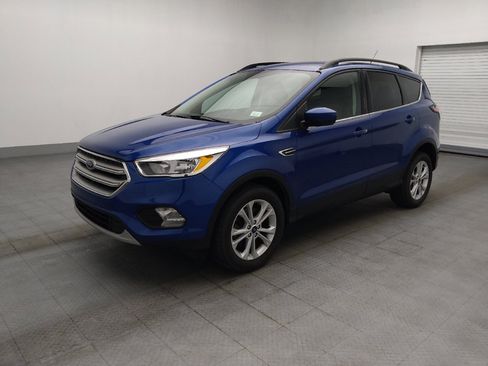 Used 2018 Ford Escape SE w/ SE Sync 3 Package AWD/4WD image 2