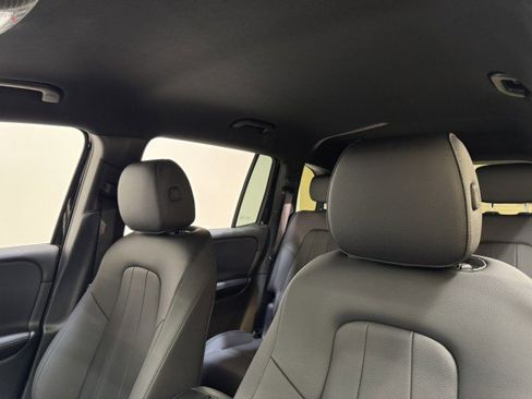 Certified 2025 Mercedes-Benz GLB 250 image 23