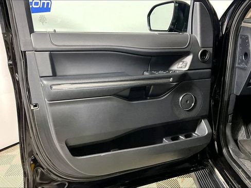 Certified 2024 Ford Expedition XLT RWD image 18