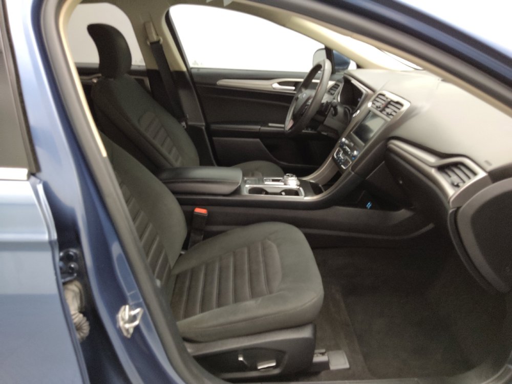 Used 2019 Ford Fusion SE FWD image 21