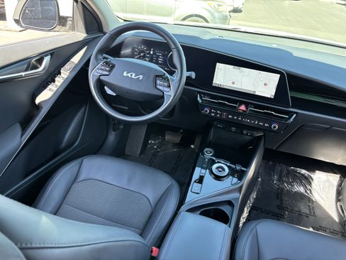Certified 2023 Kia Niro Wind FWD image 12