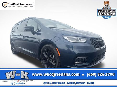 Used 2025 Chrysler Pacifica Limited FWD image 3