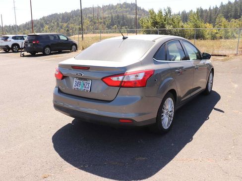 Used 2012 Ford Focus SEL FWD image 5