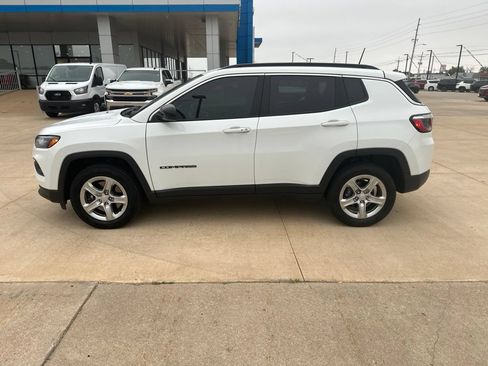 Used 2023 Jeep Compass Latitude AWD/4WD image 28