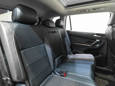 Used 2018 Volkswagen Tiguan SEL w/ 3rd Row Seat Package AWD/4WD image 33