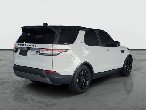 Used 2018 Land Rover Discovery SE AWD/4WD image 2
