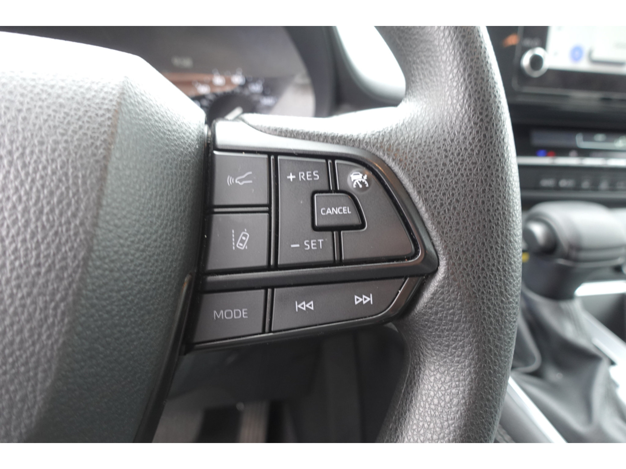 Certified 2025 Toyota Sienna LE FWD image 15